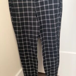 Women’s Size 2 Petite Pixie Cut High Rise Black & White Pants